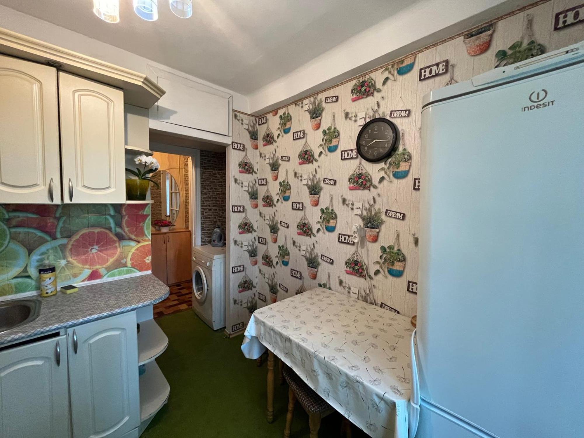 Apartment 2-на вул. михайла донця 5, поруч нау, кпі, клініка шалімова, метро шулявська -15 хв