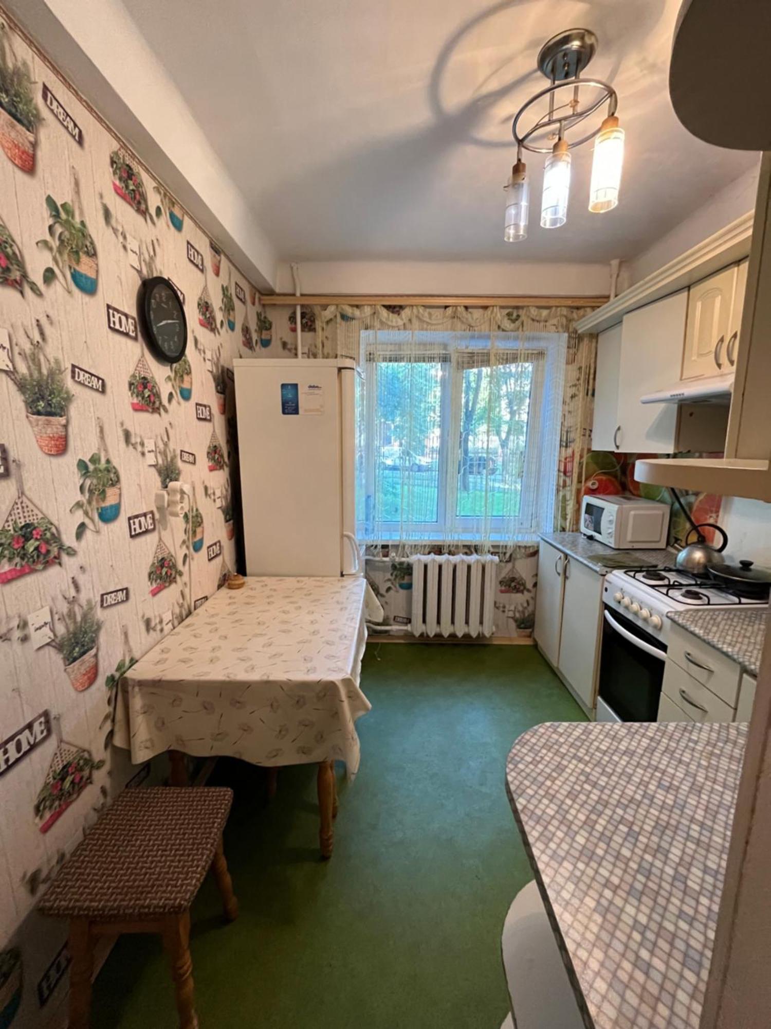 Apartment 2-на вул. михайла донця 5, поруч нау, кпі, клініка шалімова, метро шулявська -15 хв *