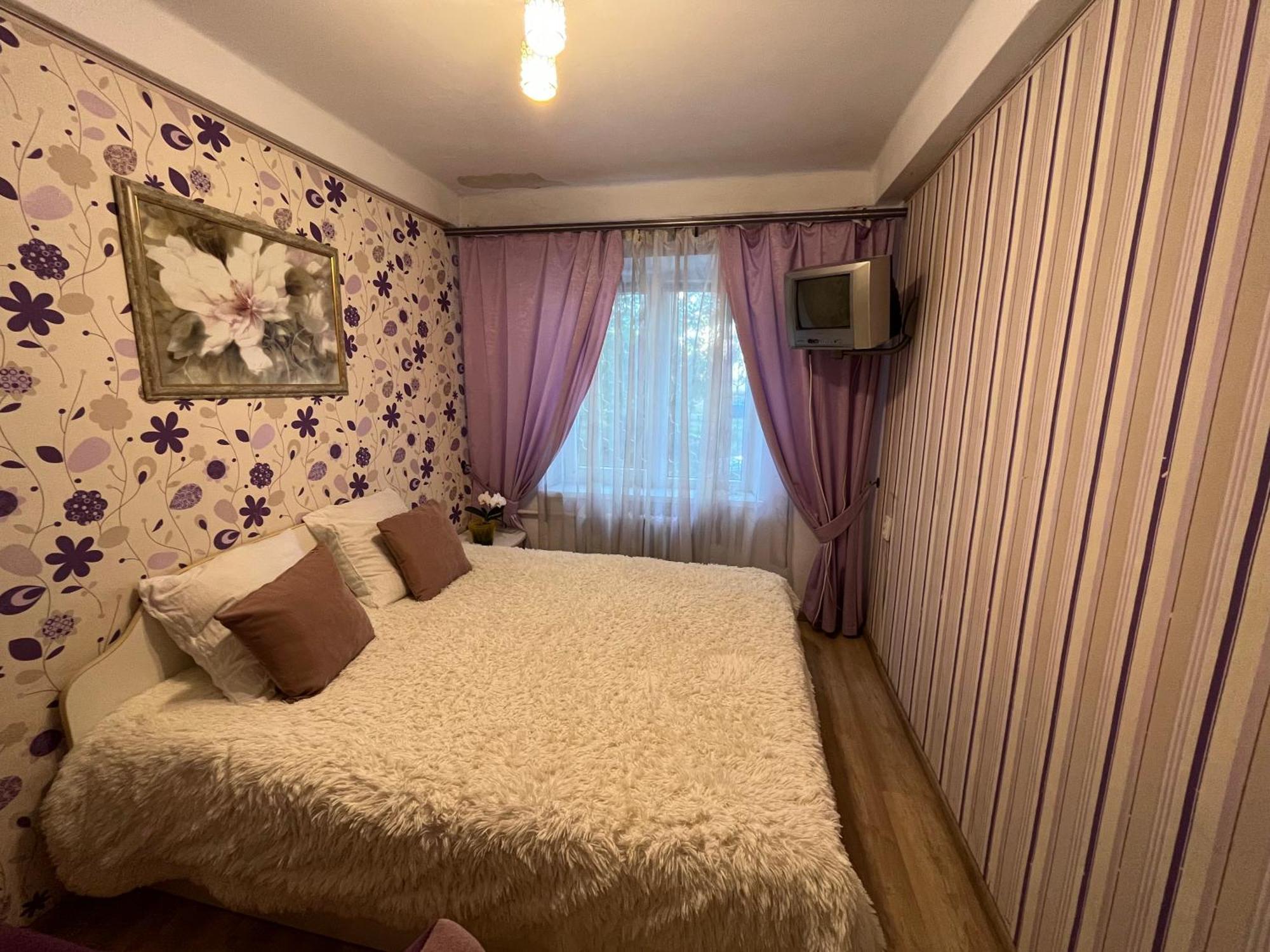 2-на вул. михайла донця 5, поруч нау, кпі, клініка шалімова, метро шулявська -15 хв *